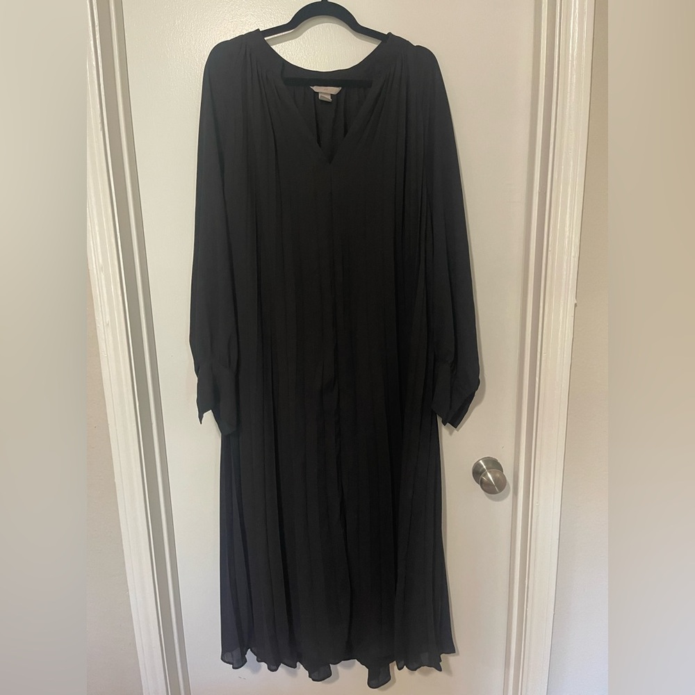 H&M Black pleated dress